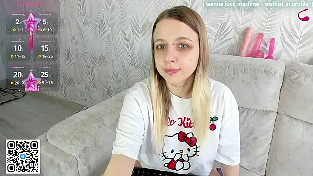 Snapshot of Alice_Halle chatting on April 26, 1:03 am Alice Halle online show from April 26, 1:03 am