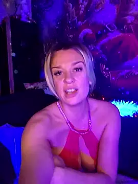 Snapshot of SpicyVicky chatting on December 18, 5:46 am SpicyVicky online show from December 18, 5:46 am