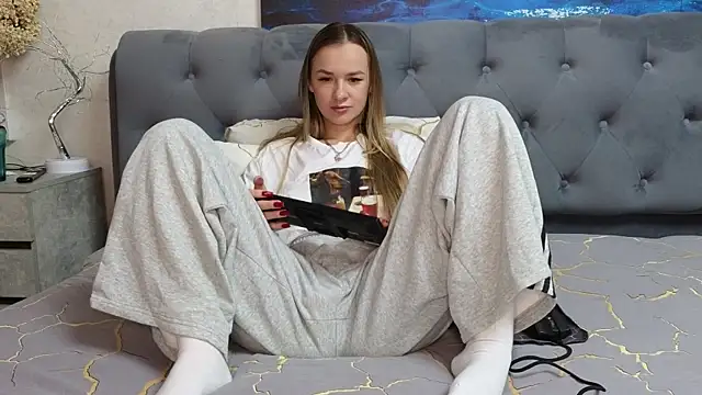 Strip-Lady online show from December 1, 11:15 am