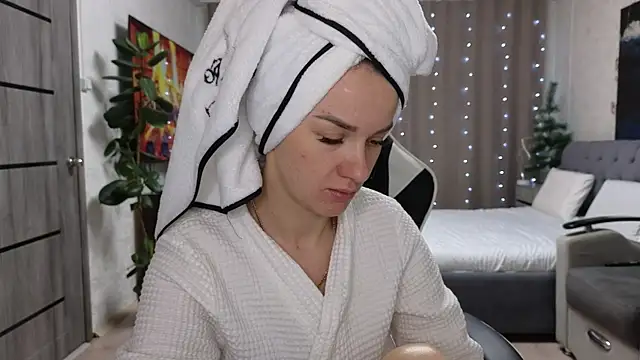 Strip-Lady online show from December 19, 6:20 am