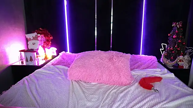 Snapshot of CozyMell chatting on December 29, 5:54 pm CozyMell online show from December 29, 5:54 pm