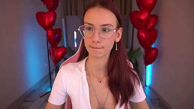 Snapshot of CozyMell chatting on February 20, 2:02 pm CozyMell online show from February 20, 2:02 pm