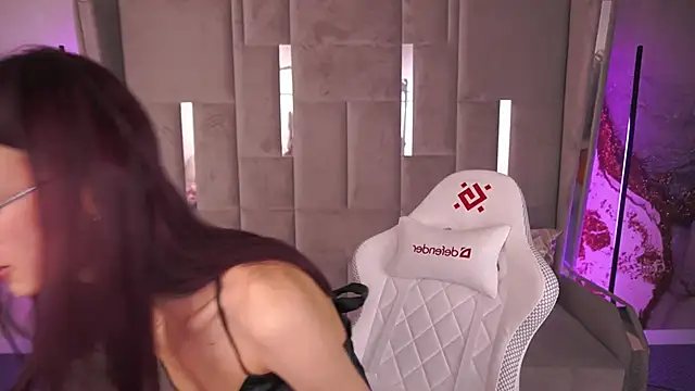 Snapshot of CozyMell chatting on March 13, 4:56 pm CozyMell online show from March 13, 4:56 pm