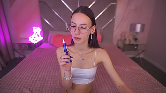 Snapshot of CozyMell chatting on March 21, 10:17 am CozyMell online show from March 21, 10:17 am