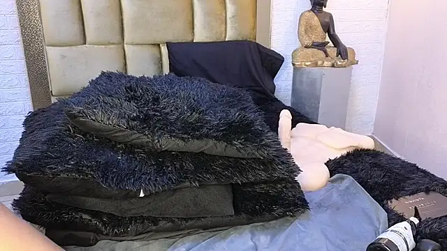 ximenawilliamss online show from January 26, 2:52 pm