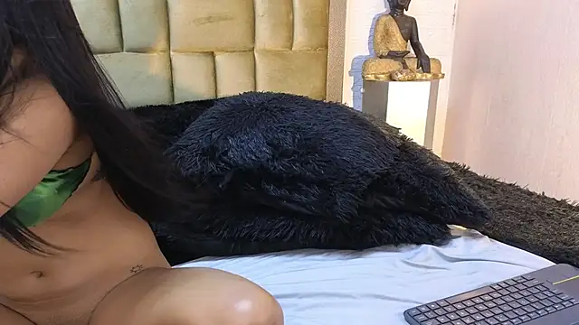 ximenawilliamss online show from May 28, 8:28 pm