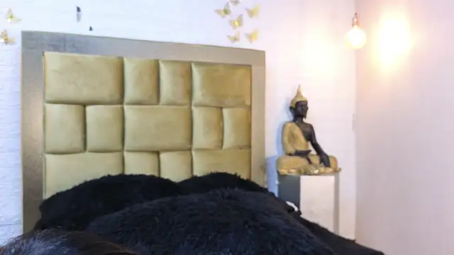 ximenawilliamss online show from June 24, 8:30 pm