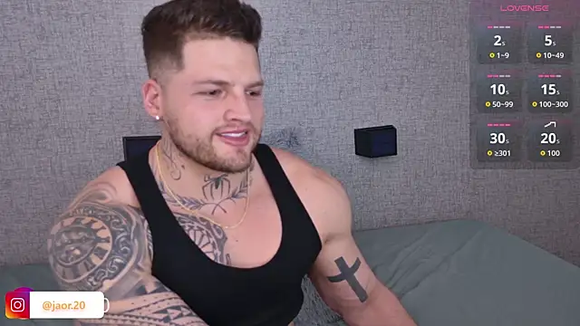 Jaor owens20 online show from March 2, 10:38 pm