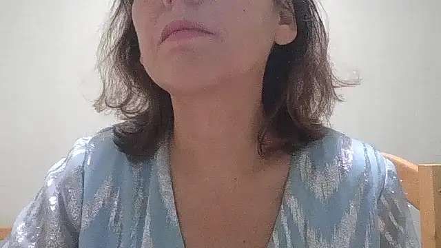 Snapshot of HollyJewel chatting on October 26, 6:47 pm HollyJewel online show from October 26, 6:47 pm