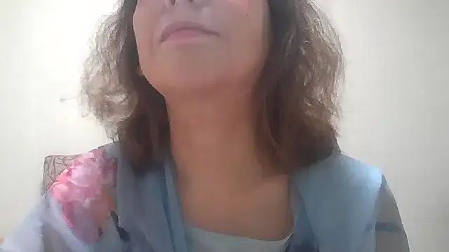 Snapshot of HollyJewel chatting on November 4, 6:07 pm HollyJewel online show from November 4, 6:07 pm