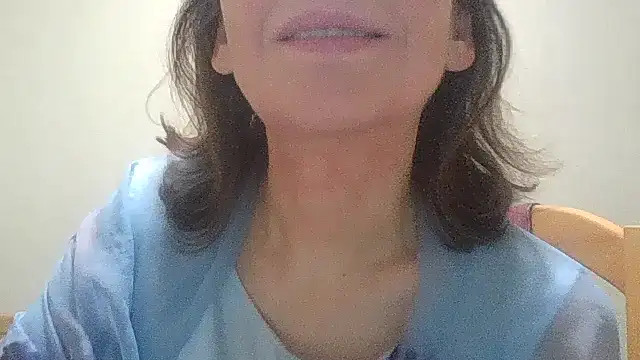 Snapshot of HollyJewel chatting on November 10, 4:17 pm HollyJewel online show from November 10, 4:17 pm