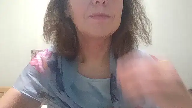 Snapshot of HollyJewel chatting on November 11, 6:52 pm HollyJewel online show from November 11, 6:52 pm