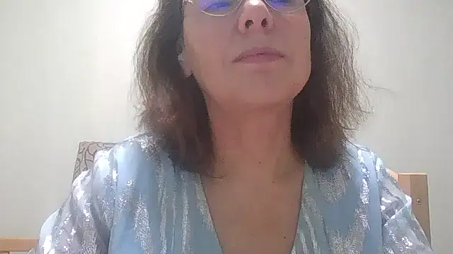 Snapshot of HollyJewel chatting on November 13, 4:39 pm HollyJewel online show from November 13, 4:39 pm