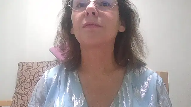 Snapshot of HollyJewel chatting on November 16, 7:08 pm HollyJewel online show from November 16, 7:08 pm