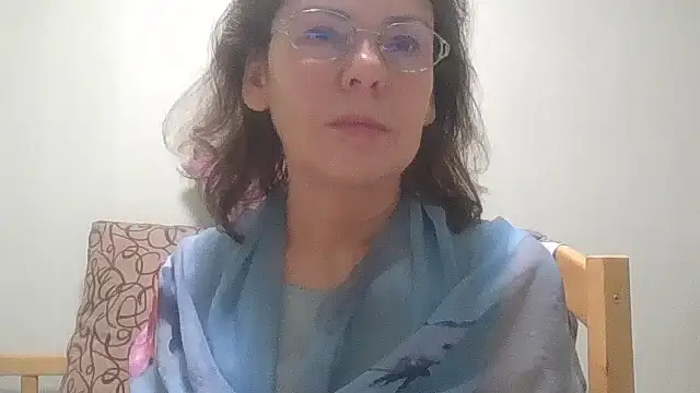 Snapshot of HollyJewel chatting on November 27, 3:25 pm HollyJewel online show from November 27, 3:25 pm