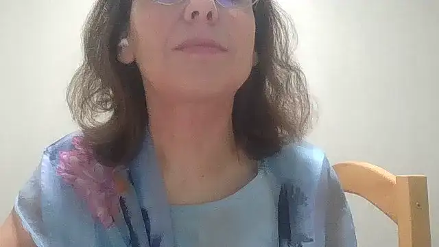 Snapshot of HollyJewel chatting on December 4, 4:48 pm HollyJewel online show from December 4, 4:48 pm