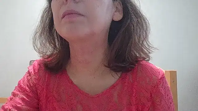 Snapshot of HollyJewel chatting on December 16, 9:14 am HollyJewel online show from December 16, 9:14 am