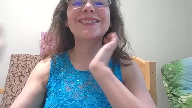 Snapshot of HollyJewel chatting on June 19, 4:22 pm HollyJewel online show from June 19, 4:22 pm