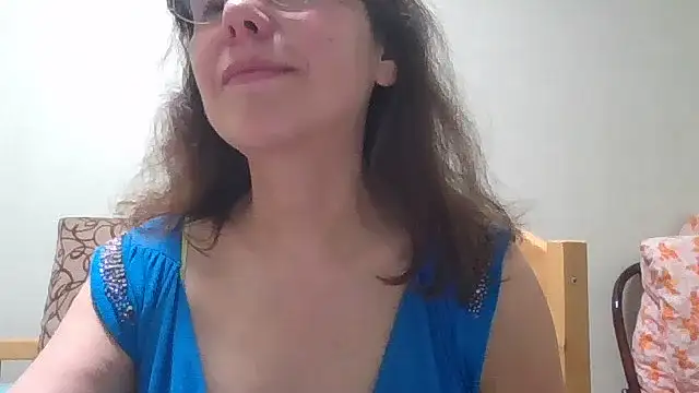 Snapshot of HollyJewel chatting on June 21, 6:32 pm HollyJewel online show from June 21, 6:32 pm