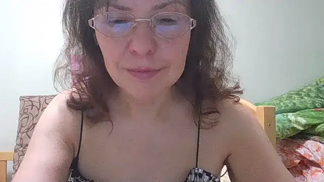 Snapshot of HollyJewel chatting on June 28, 7:20 pm HollyJewel online show from June 28, 7:20 pm
