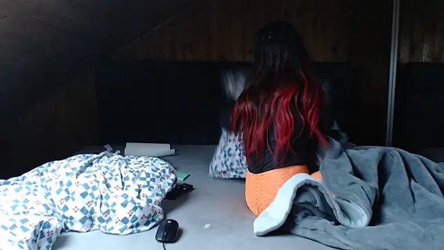 Snapshot of BoeseMoni1998 chatting on February 15, 7:27 am BoeseMoni1998 online show from February 15, 7:27 am