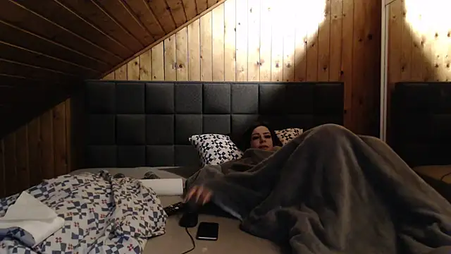 Snapshot of BoeseMoni1998 chatting on February 18, 6:58 pm BoeseMoni1998 online show from February 18, 6:58 pm