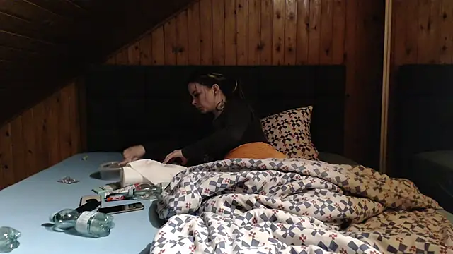 Snapshot of BoeseMoni1998 chatting on March 9, 8:42 pm BoeseMoni1998 online show from March 9, 8:42 pm