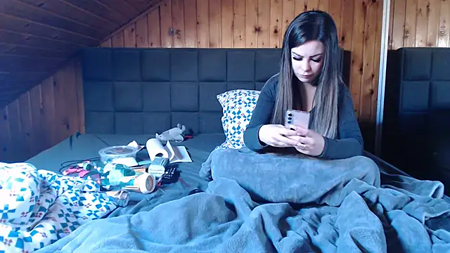 Snapshot of BoeseMoni1998 chatting on March 22, 8:18 am BoeseMoni1998 online show from March 22, 8:18 am