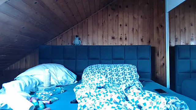 Snapshot of BoeseMoni1998 chatting on October 19, 8:37 am BoeseMoni1998 online show from October 19, 8:37 am