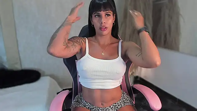 Cleopatra Fit online show from January 11, 6:33 pm