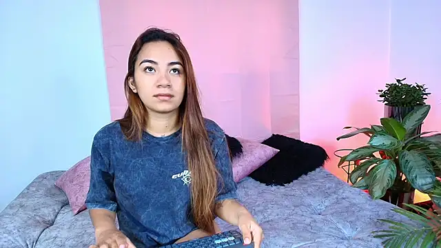 Snapshot of Jules_n_Gia chatting on November 1, 5:37 pm Jules n Gia online show from November 1, 5:37 pm