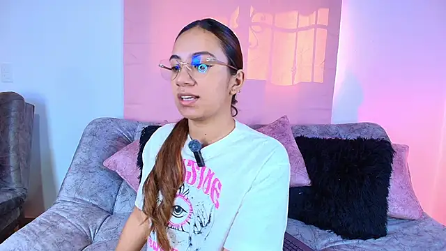 Snapshot of Jules_n_Gia chatting on November 22, 7:46 pm Jules n Gia online show from November 22, 7:46 pm