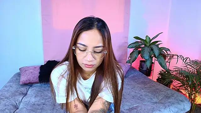 Snapshot of Jules_n_Gia chatting on December 3, 5:55 pm Jules n Gia online show from December 3, 5:55 pm