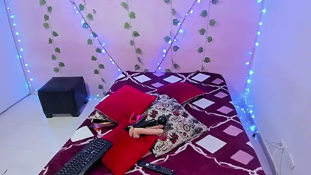 ambersmitx online show from December 4, 1:53 pm