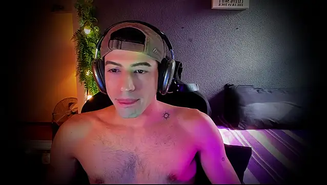 Snapshot of newjeff chatting on November 19, 11:32 am newjeff online show from November 19, 11:32 am