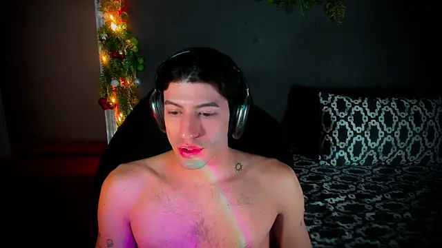 Snapshot of newjeff chatting on December 19, 12:28 am newjeff online show from December 19, 12:28 am