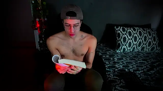 Snapshot of newjeff chatting on December 19, 12:34 pm newjeff online show from December 19, 12:34 pm