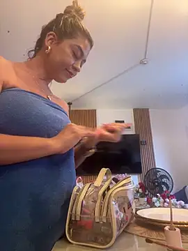 Snapshot of JoannaStanford chatting on October 24, 10:06 pm JoannaStanford online show from October 24, 10:06 pm