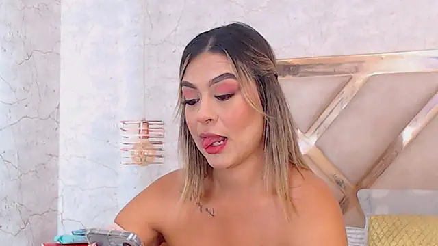 Snapshot of JoannaStanford chatting on November 25, 12:43 am JoannaStanford online show from November 25, 12:43 am