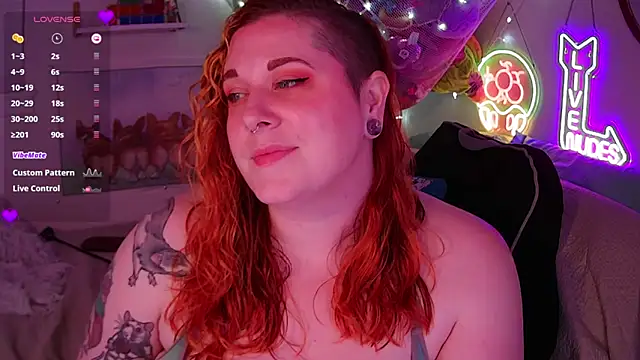 Snapshot of opalreigning chatting on May 3, 9:15 am opalreigning online show from May 3, 9:15 am
