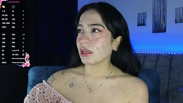 Snapshot of ZaraDames_ chatting on October 30, 4:14 am ZaraDames online show from October 30, 4:14 am