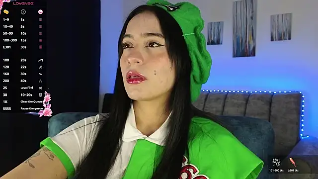 Snapshot of ZaraDames_ chatting on November 10, 1:59 am ZaraDames online show from November 10, 1:59 am