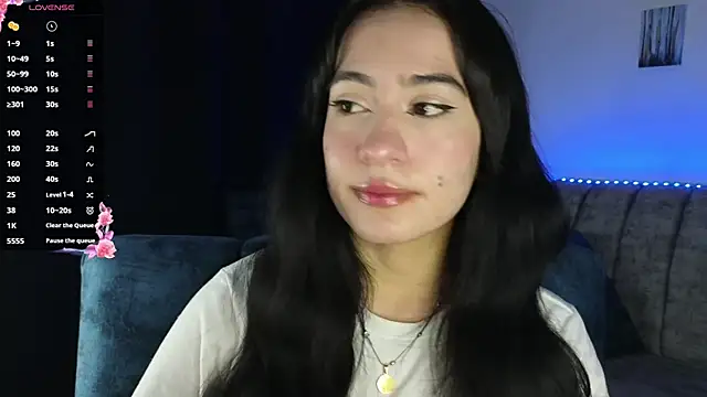 Snapshot of ZaraDames_ chatting on November 23, 3:28 am ZaraDames online show from November 23, 3:28 am