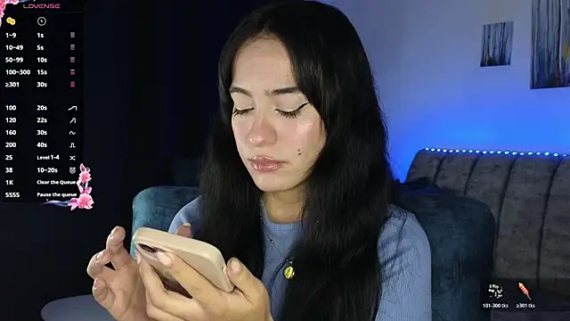 Snapshot of ZaraDames_ chatting on November 24, 3:17 am ZaraDames online show from November 24, 3:17 am