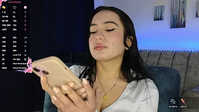 Snapshot of ZaraDames_ chatting on November 28, 3:31 am ZaraDames online show from November 28, 3:31 am