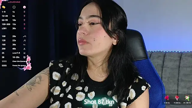 Snapshot of ZaraDames_ chatting on June 27, 4:39 am ZaraDames online show from June 27, 4:39 am