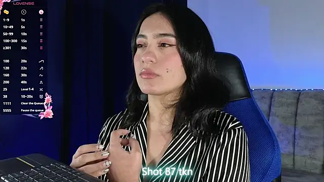 Snapshot of ZaraDames_ chatting on July 28, 3:57 am ZaraDames online show from July 28, 3:57 am