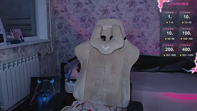 Estelle Hicks online show from October 27, 6:12 pm