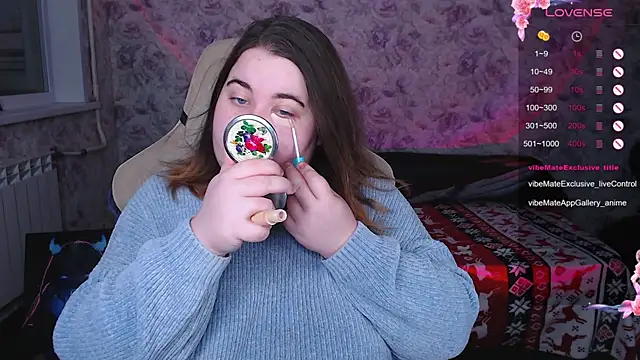 Estelle Hicks online show from November 13, 6:07 pm