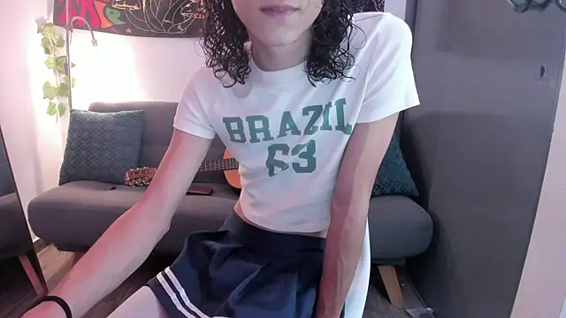 Snapshot of Danni_boy chatting on December 15, 11:31 pm Danni boy online show from December 15, 11:31 pm